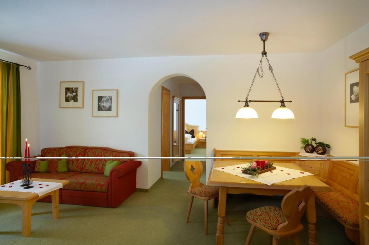 Landhaus Alpensonne Schattwald Exterior foto